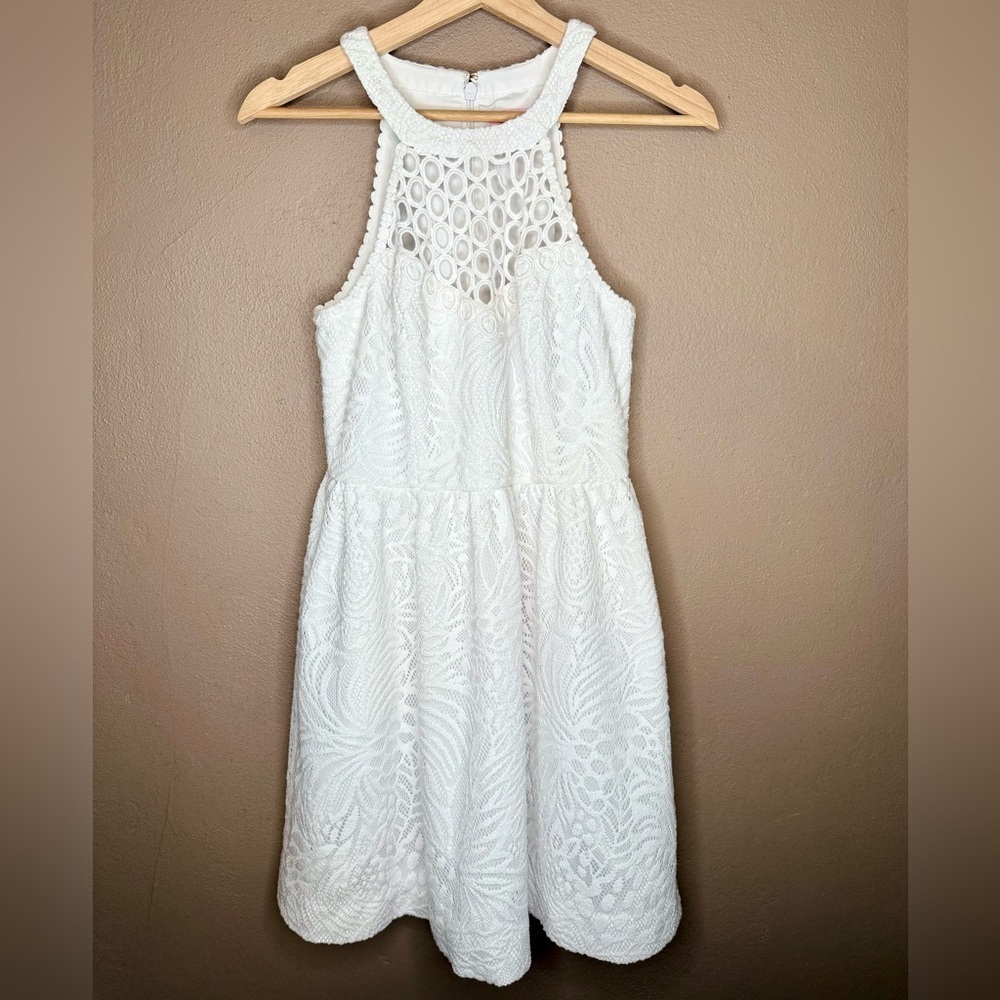 Lilly Pulitzer Kinley Dress in White, Lace Fit & Flare with Pockets Size 4 - Picture 3 of 15